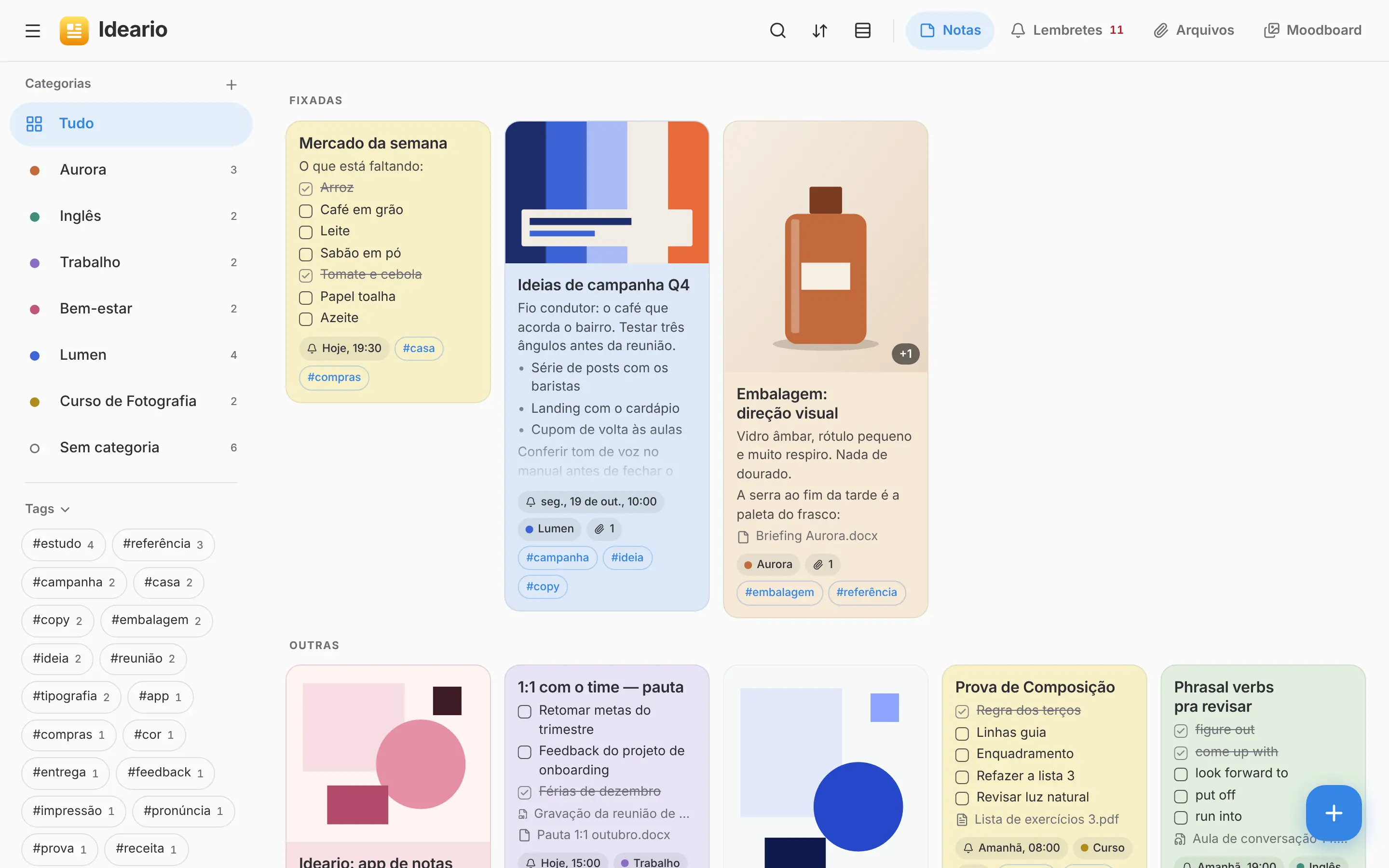 Tela principal do Ideario: notas coloridas em cards, com checklists, fotos, lembretes e categorias na lateral